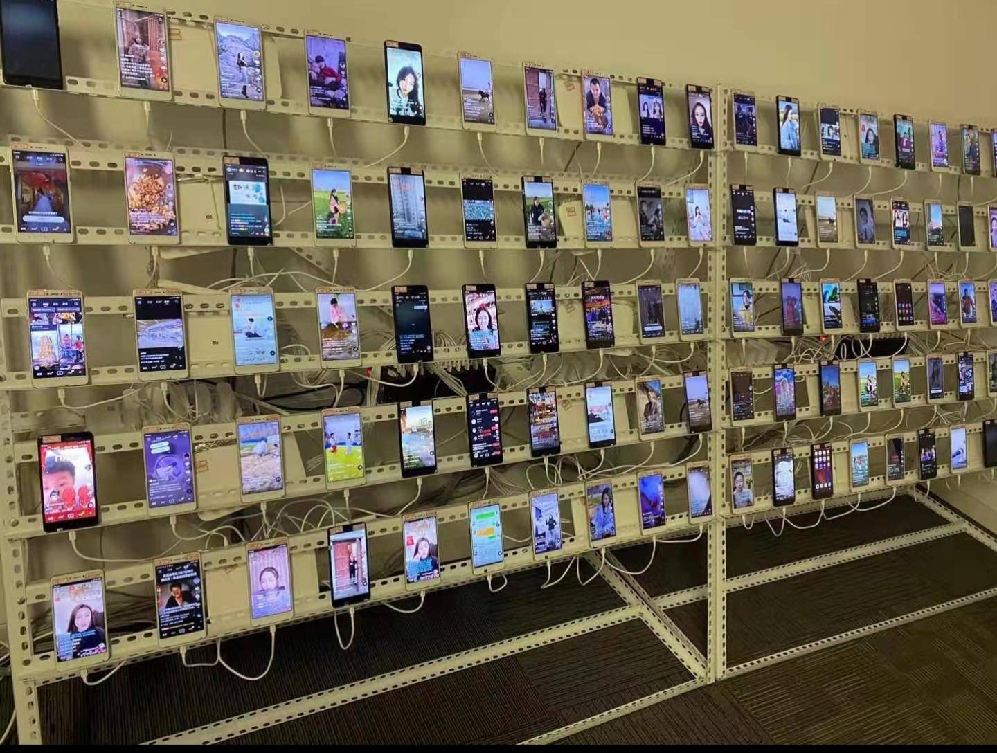 【高端精品】外面收费998的最新抖音抢实物福袋抖币脚本，工作室内部必备神器【抢包脚本+使用教程】